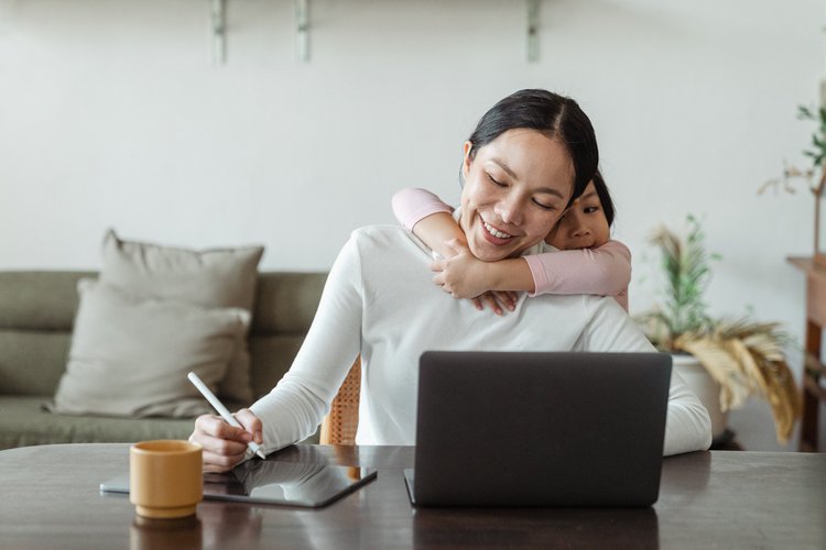 Top 7 Trending Work-from-Home Looks for Mommies